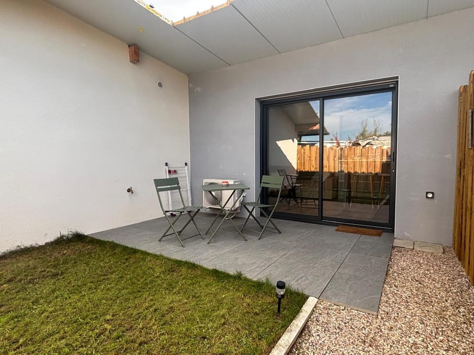 Patio, Balcony/Terrace