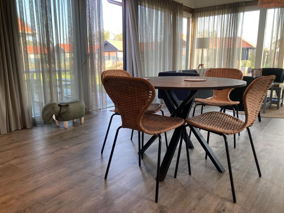 Communal lounge/ TV room, Dining area