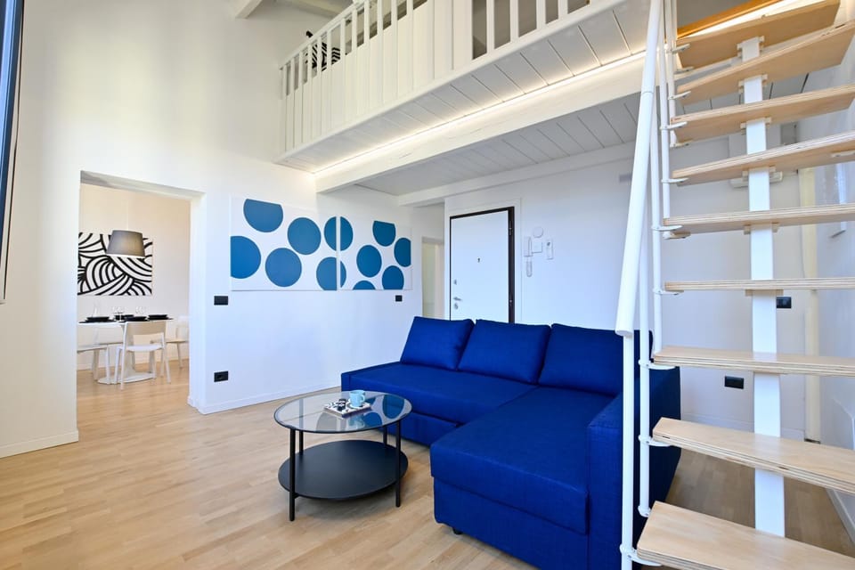 TV and multimedia, Living room, Seating area, air conditioner