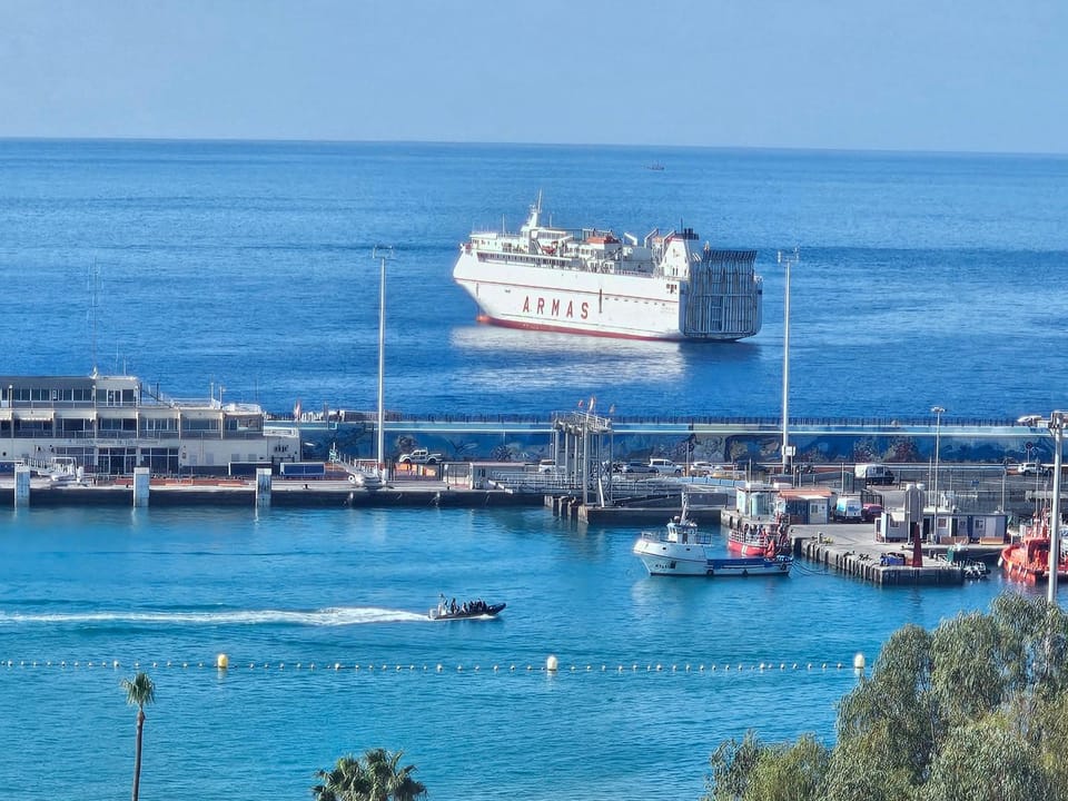 NEW SUNSHINE OCEAN APARTMENT ACHACAY, Los Cristianos, Tenerife Apartment in Los Cristianos