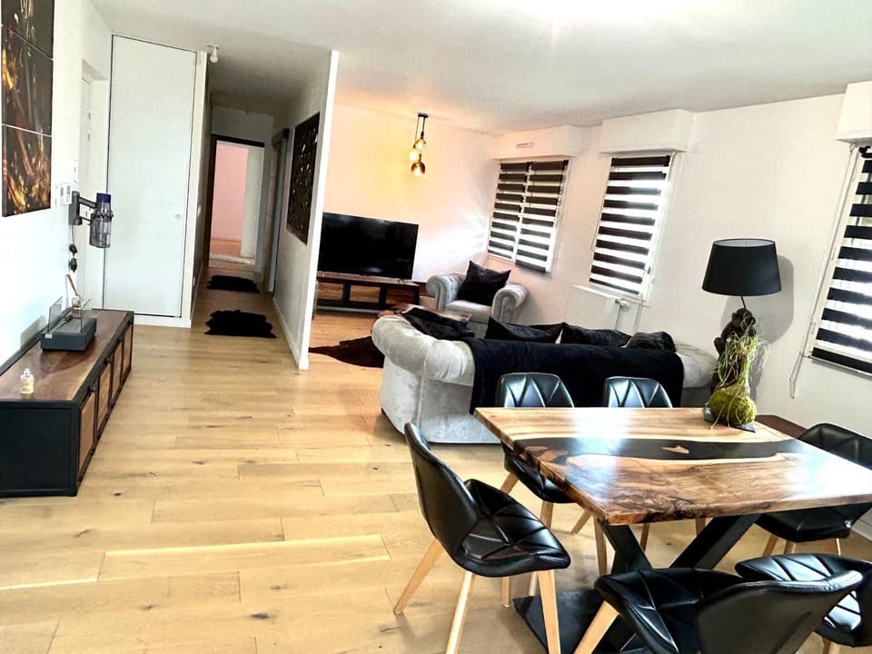 La belle vie Apartment in Aubervilliers