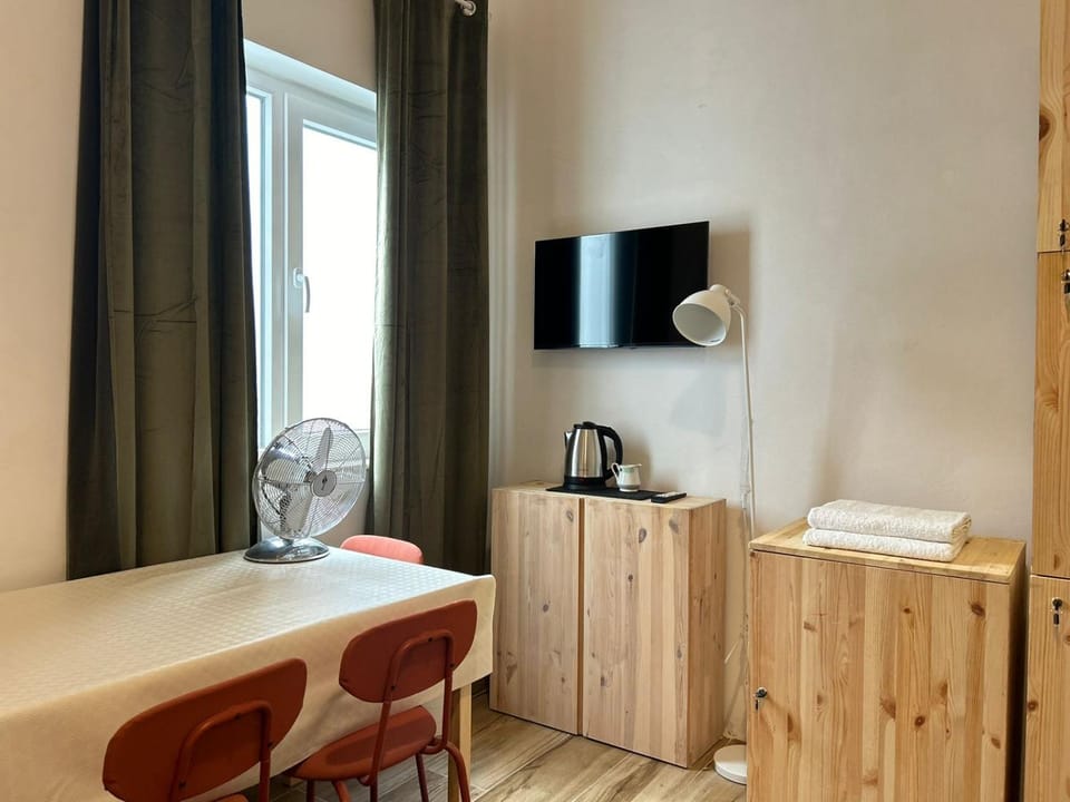 Dragon's Den Hostel Hostel in Attard