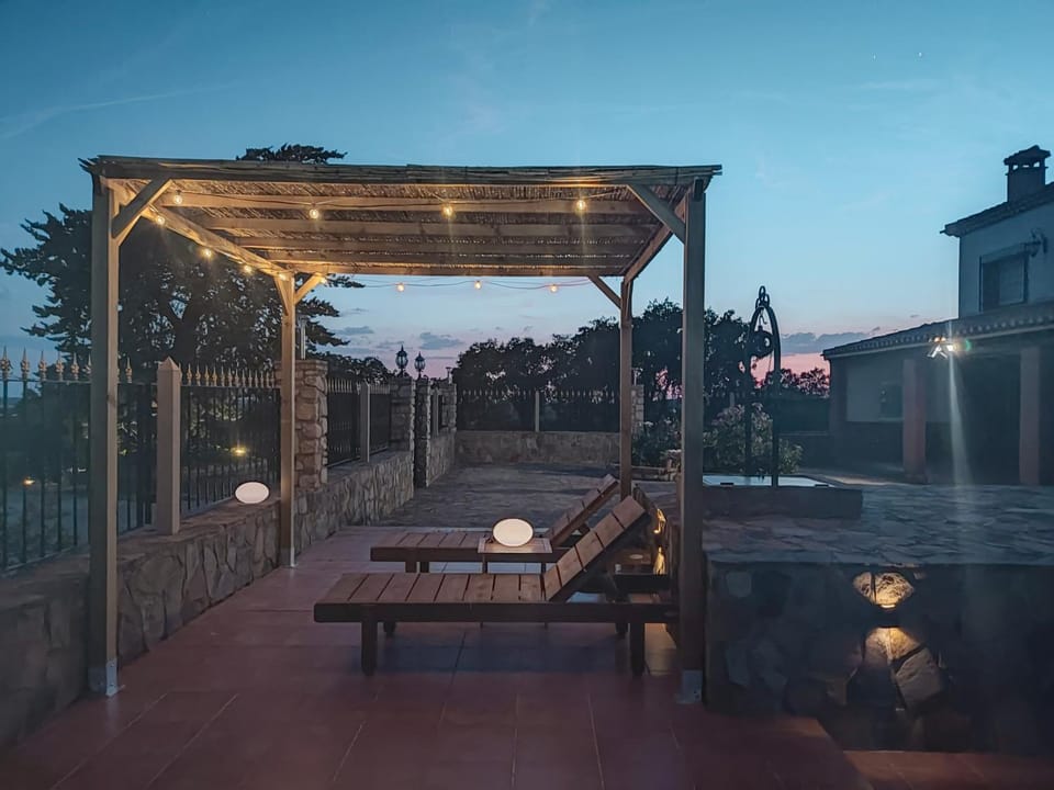 VILLA CERRO MORENOVilla privada con piscina en finca exclusiva a 10 min de Lagunas de Ruidera Villa in Castile-La Mancha