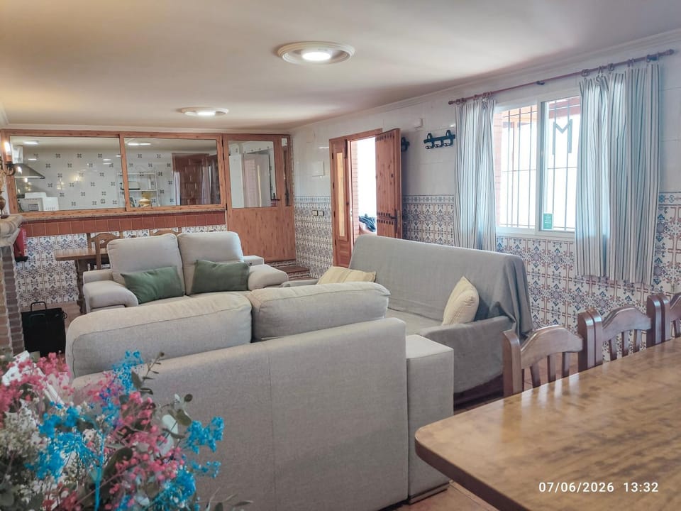 VILLA CERRO MORENOVilla privada con piscina en finca exclusiva a 10 min de Lagunas de Ruidera Villa in Castile-La Mancha