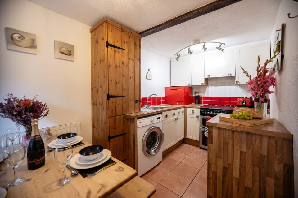 A charming pet-friendly 2-bedroom cottage House in Croyde