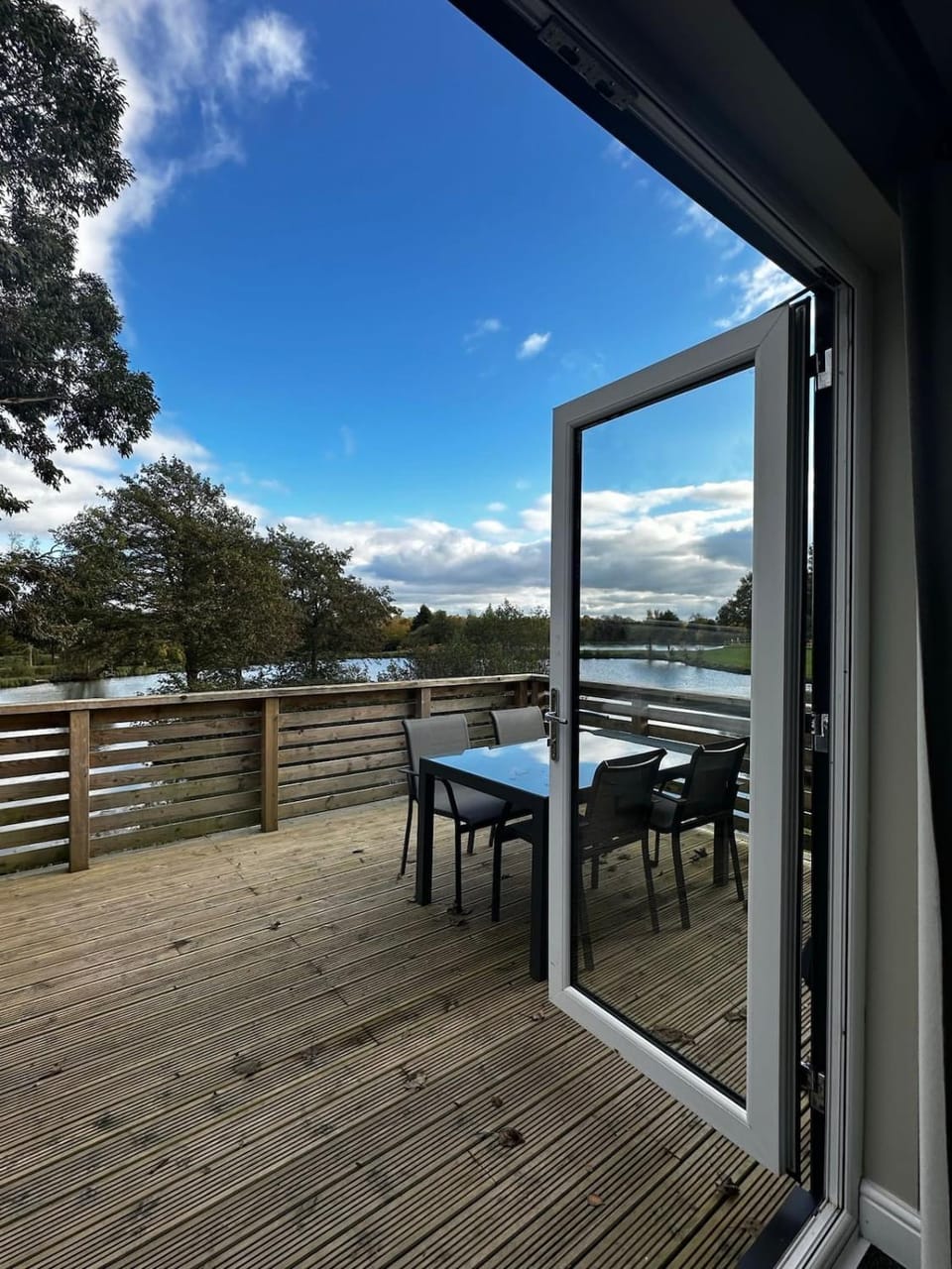 Lakeview Lodges At Makins Fishery Apartment in England