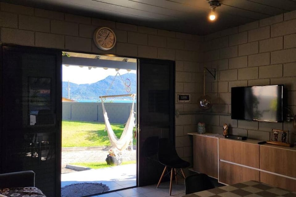 Sossego e pé na areia no Sul da Ilha House in Florianopolis