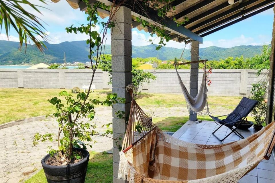 Sossego e pé na areia no Sul da Ilha House in Florianopolis