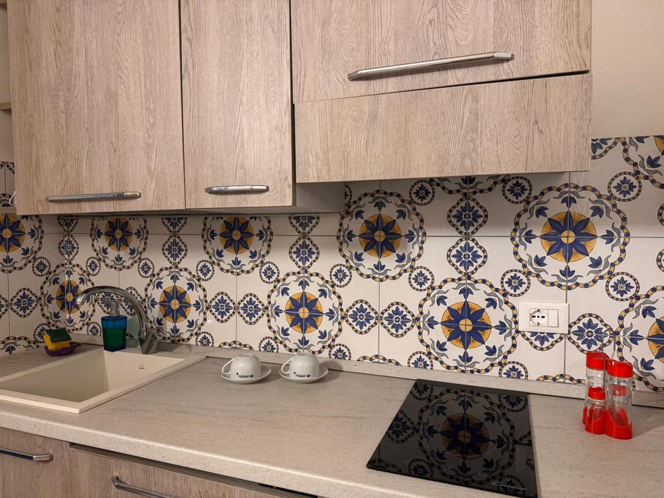 Kitchen or kitchenette, pet friendly, stove