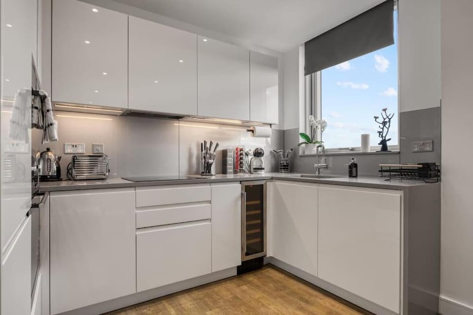 2 Bed & 2 Bath Next to Nine Elms Station - Zone 1 Apartment in London