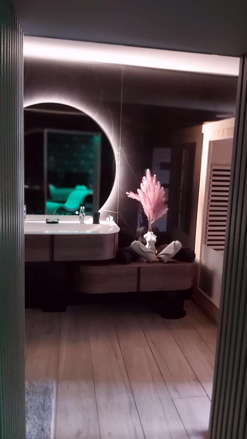 Domaine du Saugé Love hotel in Centre-Val de Loire