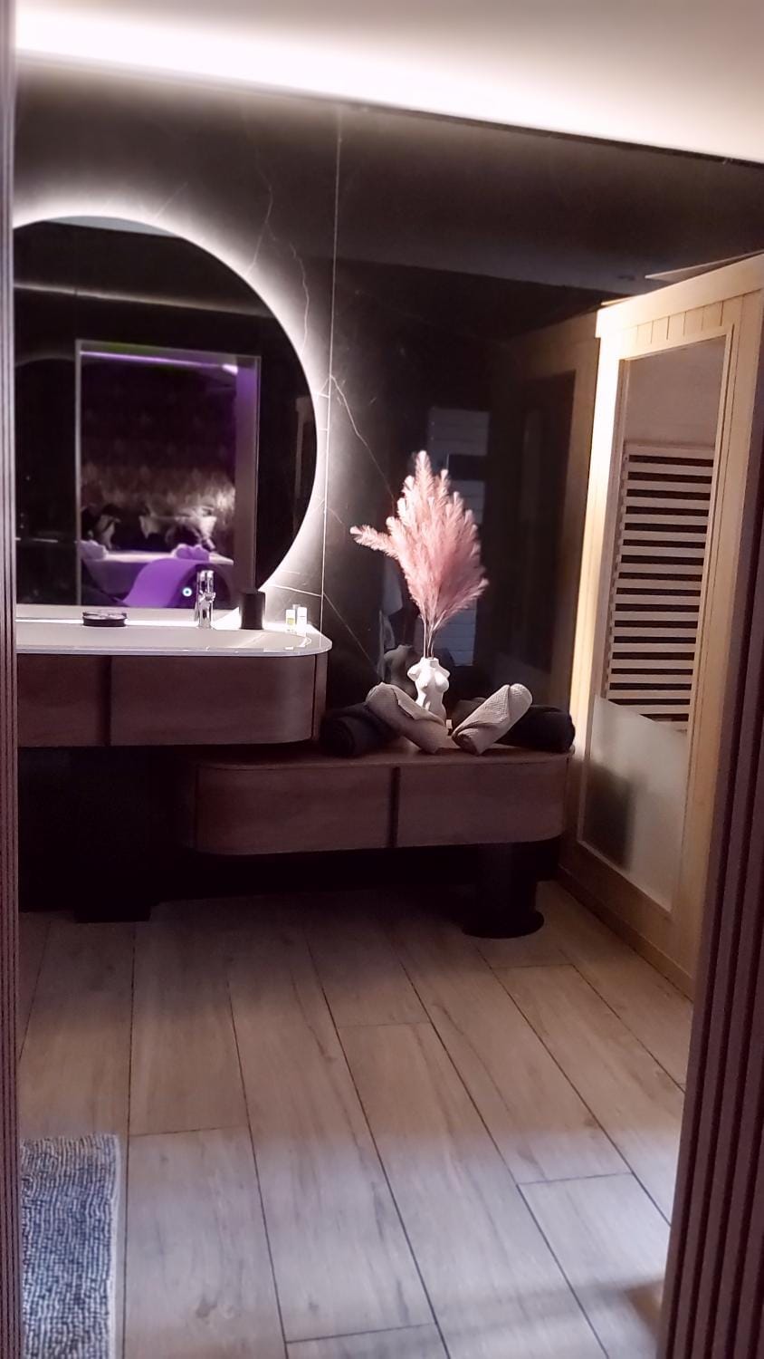 Domaine du Saugé Love hotel in Centre-Val de Loire