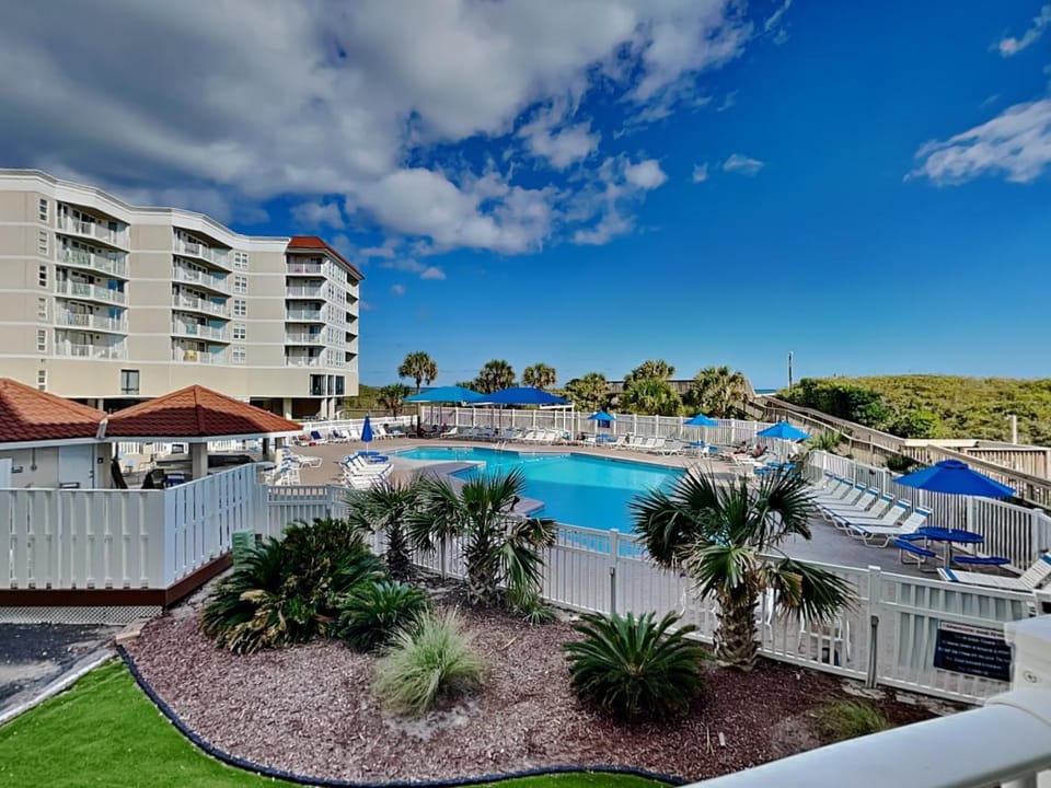 Poolside Paradise Apartment in North Topsail Beach