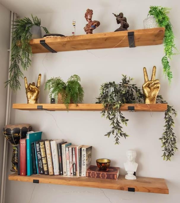 Library, Decorative detail