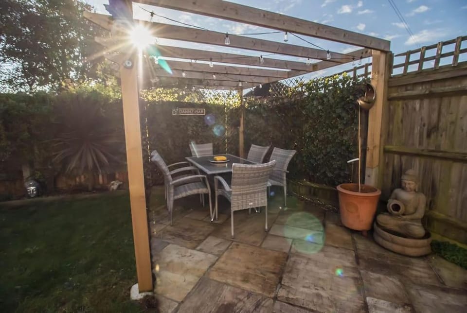 Patio, Garden, Dining area, Garden view