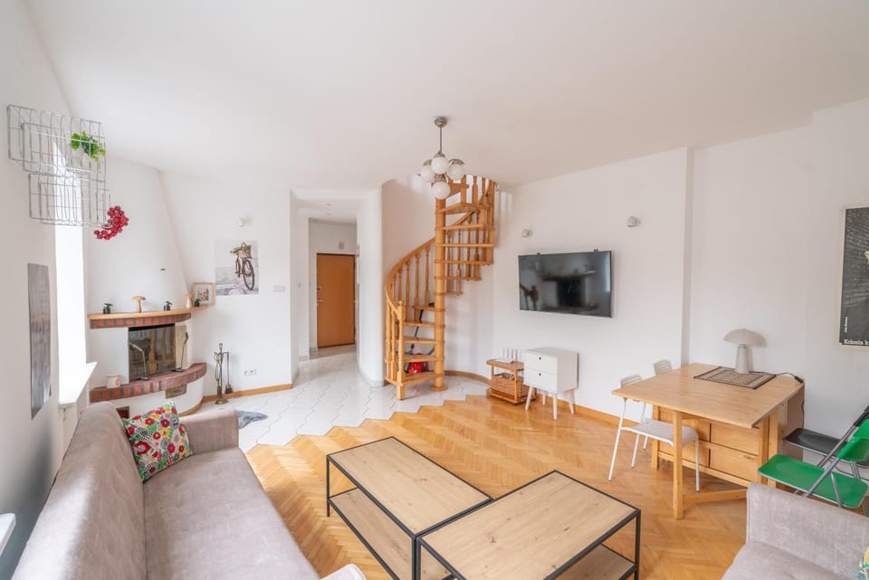 Communal lounge/ TV room, Communal lounge/ TV room, TV and multimedia, Living room, Seating area, Dining area, Evening entertainment, fireplace