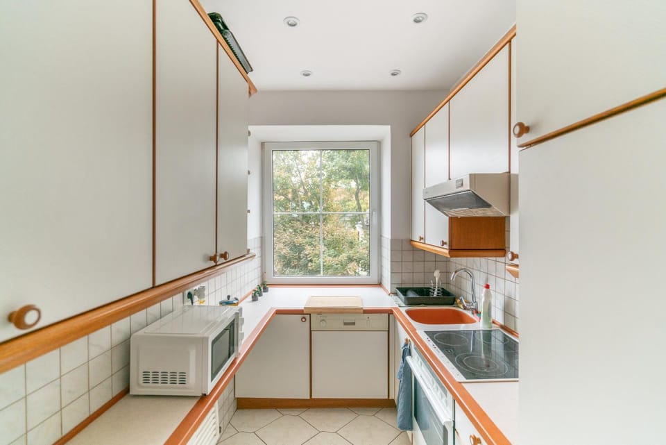 Kitchen or kitchenette, dishwasher, oven, pet friendly, stove