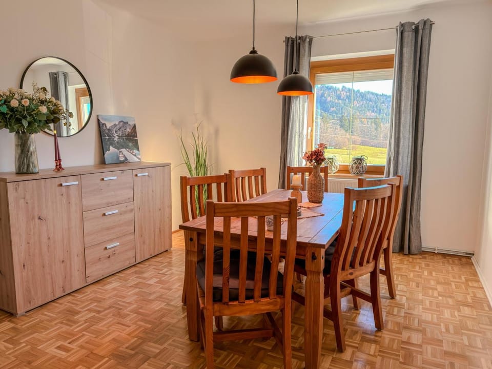 Living room, Dining area