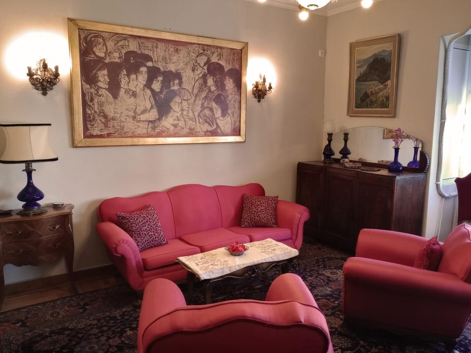 TV and multimedia, Living room, Seating area