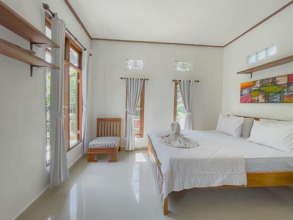 Bed, Living room, Photo of the whole room, Seating area, Bedroom