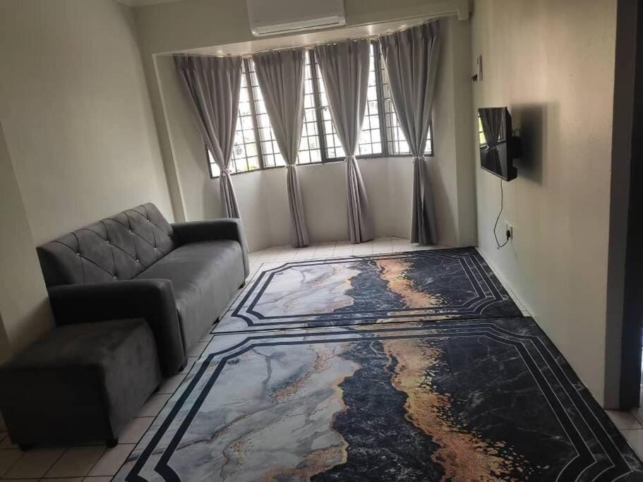 Nur Homestay Permai Damansara Damai Apartment in Petaling Jaya