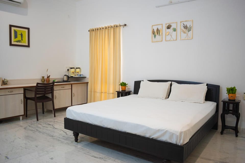 Bed, Bedroom, air conditioner