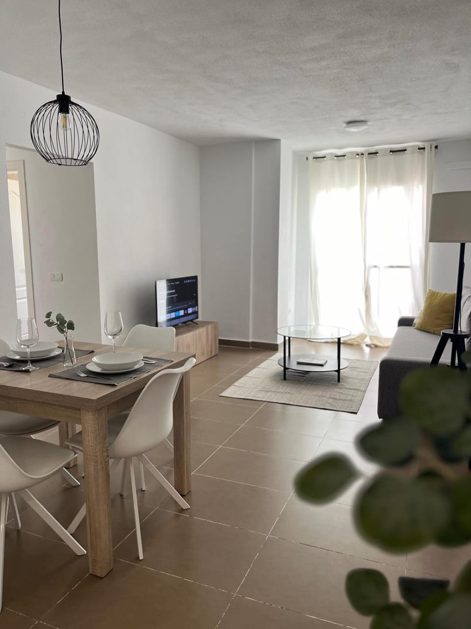 TV and multimedia, Living room, Dining area, air conditioner