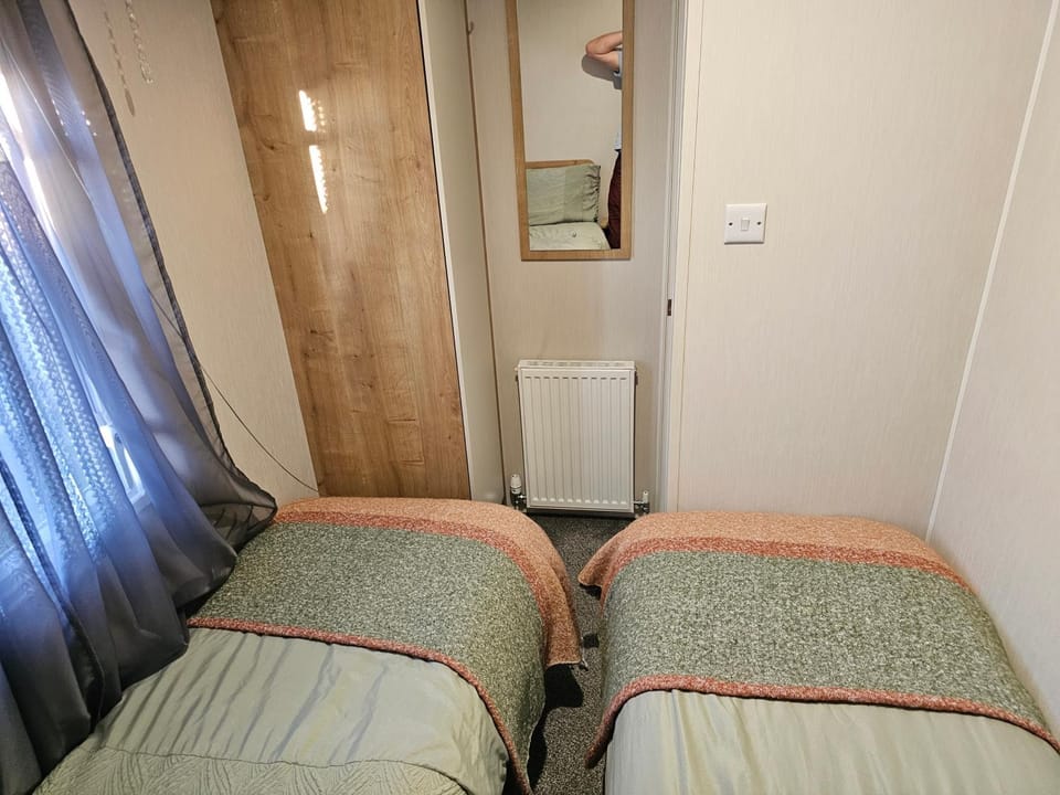 Luxury Chichester caravan Seaside Retreat House in Bracknell