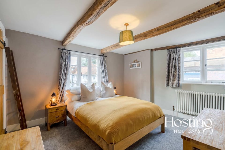 Bed, Photo of the whole room, Bedroom, internet