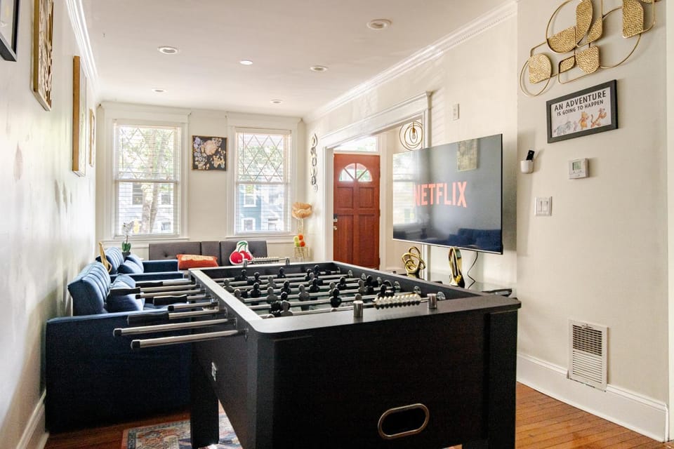 Communal lounge/ TV room, Activities, TV and multimedia, Living room