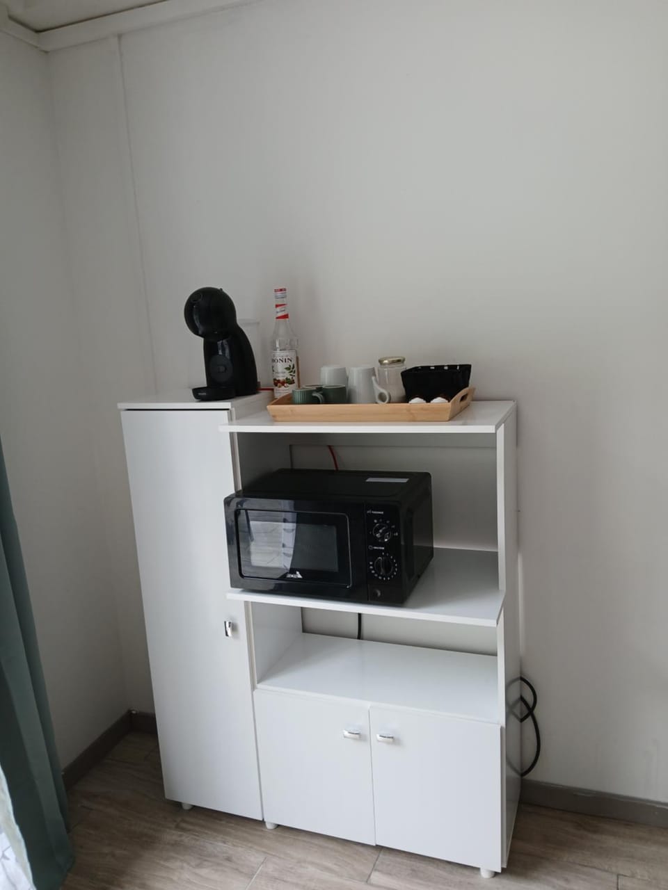 Coffee/tea facilities, microwave