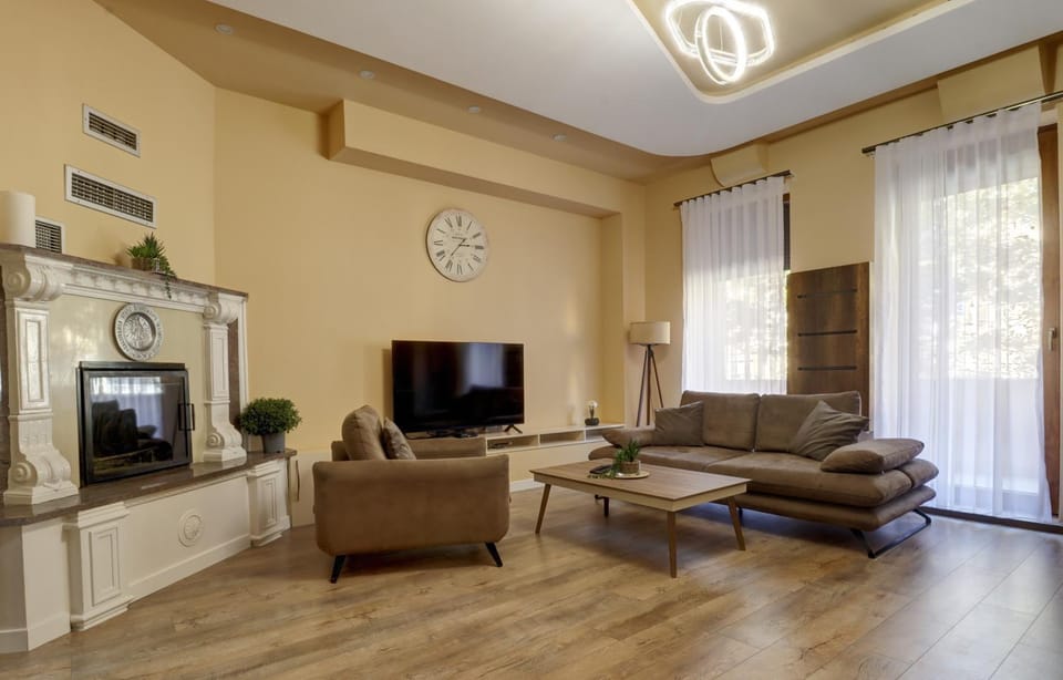 Communal lounge/ TV room, Living room