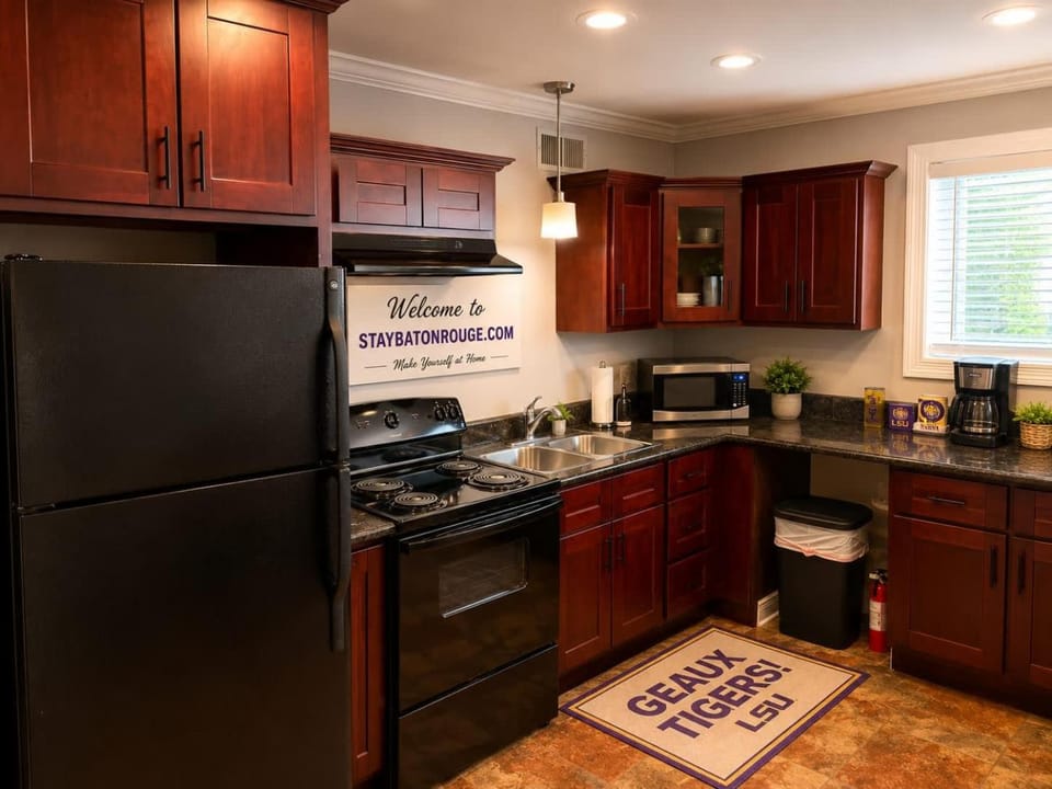 North Gates of LSU 2 bedroom w&d pool Apartment in Baton Rouge