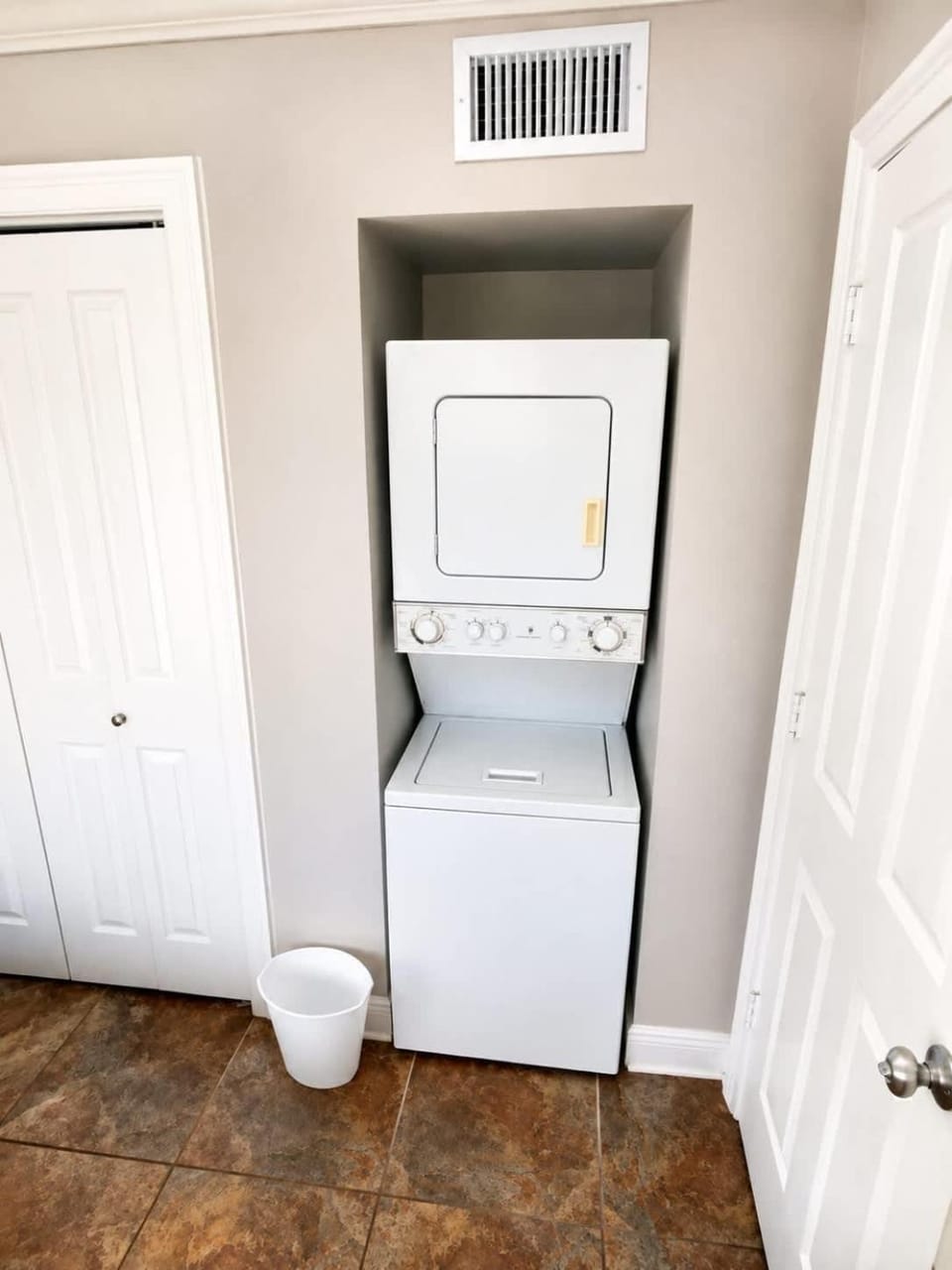 North Gates of LSU 2 bedroom w&d pool Apartment in Baton Rouge