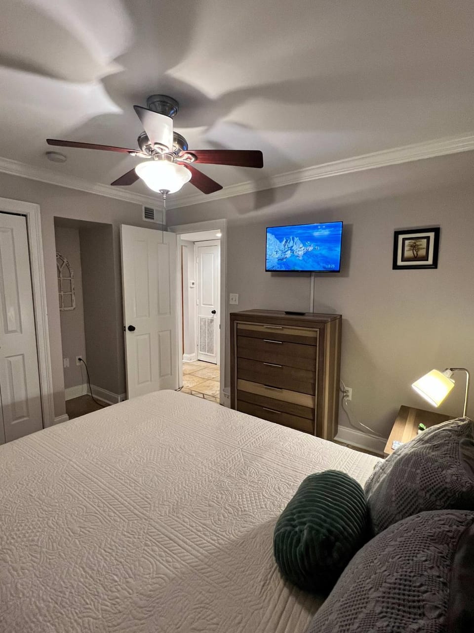 2 BR apartment with laundry pool Apartment in Baton Rouge