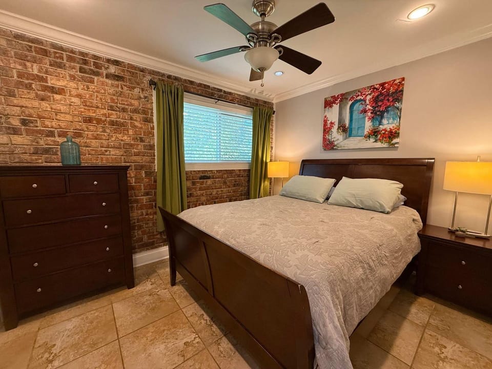 2 BR apartment with laundry pool Apartment in Baton Rouge