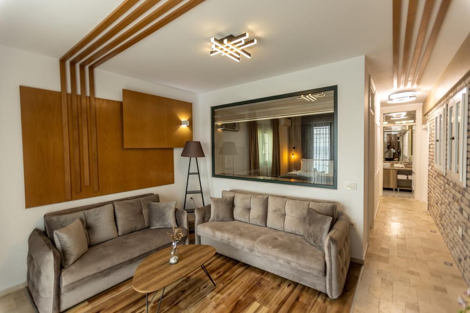 Living room, Seating area