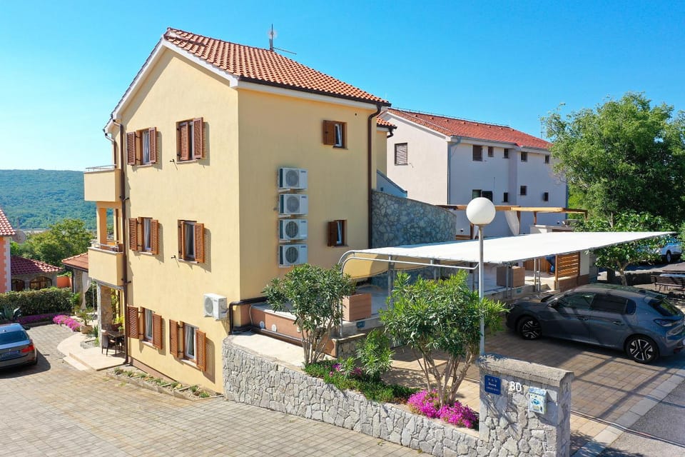 Property building, Day, Natural landscape, Parking