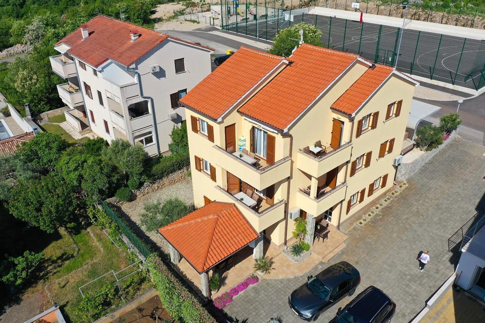 Property building, Bird's eye view
