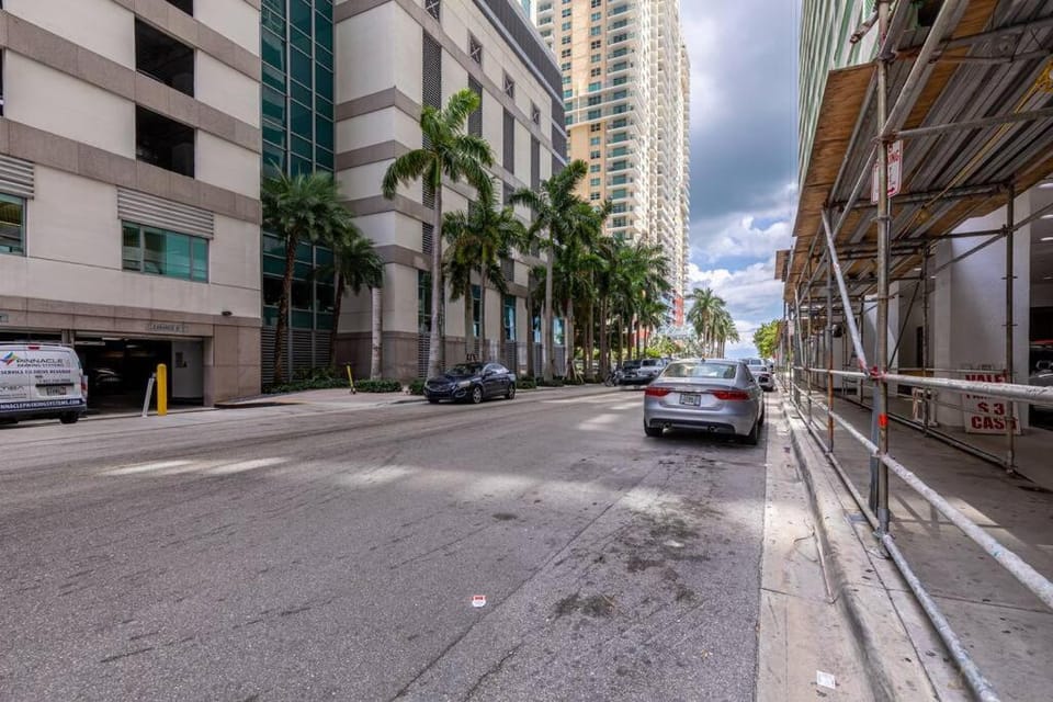 Spacious 29th Floor 1 BED 1 BTH Brickell Ocean View Apartment in Brickell