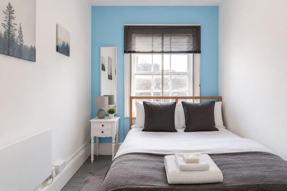 Bed, Bedroom, heating, storage