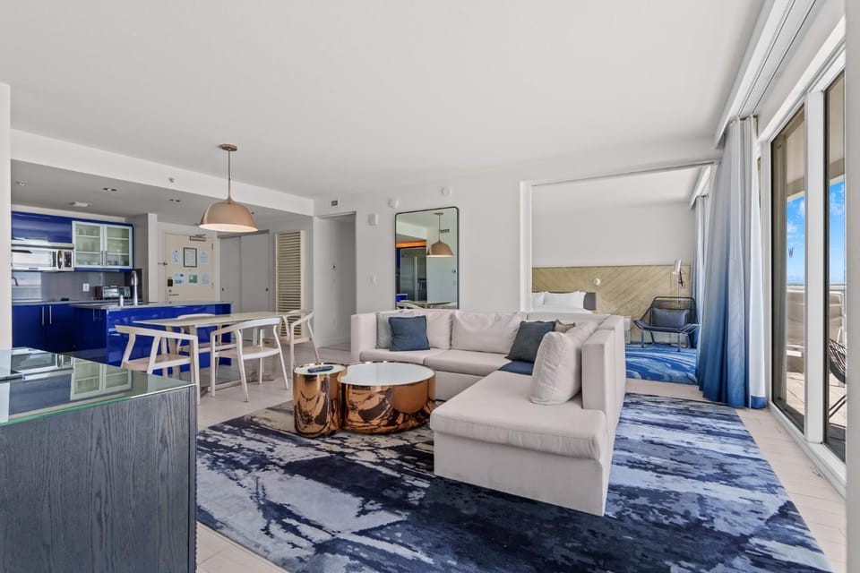 Kitchen or kitchenette, Living room, Photo of the whole room, Seating area, Dining area