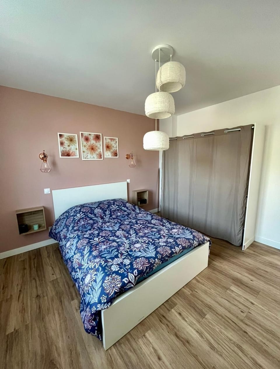 Bed, Photo of the whole room, Bedroom, wardrobe