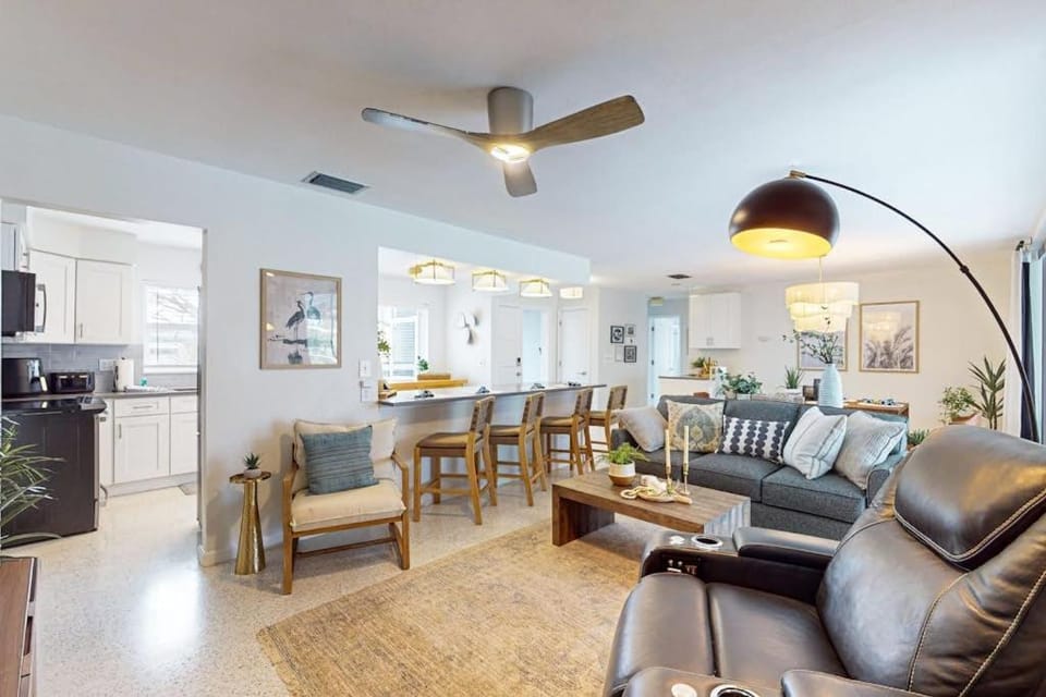 Coastal Palm Retreat House in Cape Coral