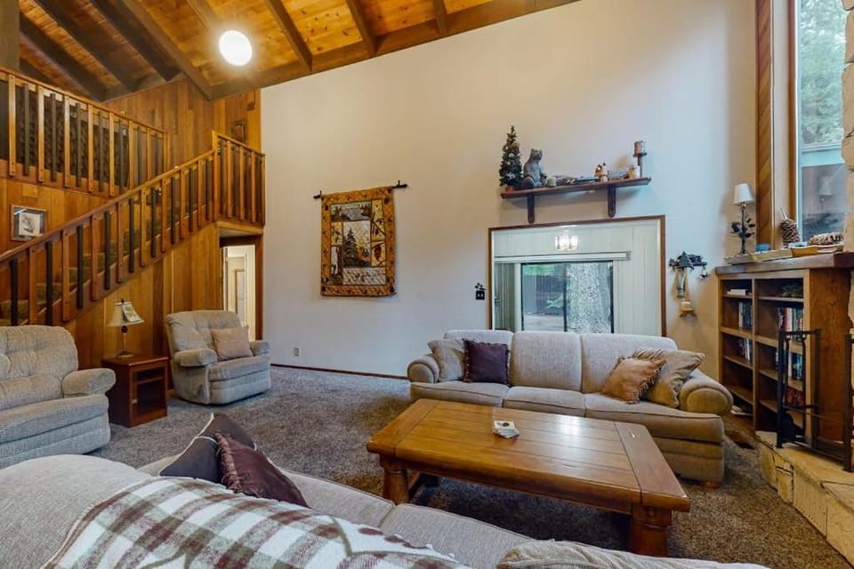 Tranquil Pines Retreat House in Shaver Lake