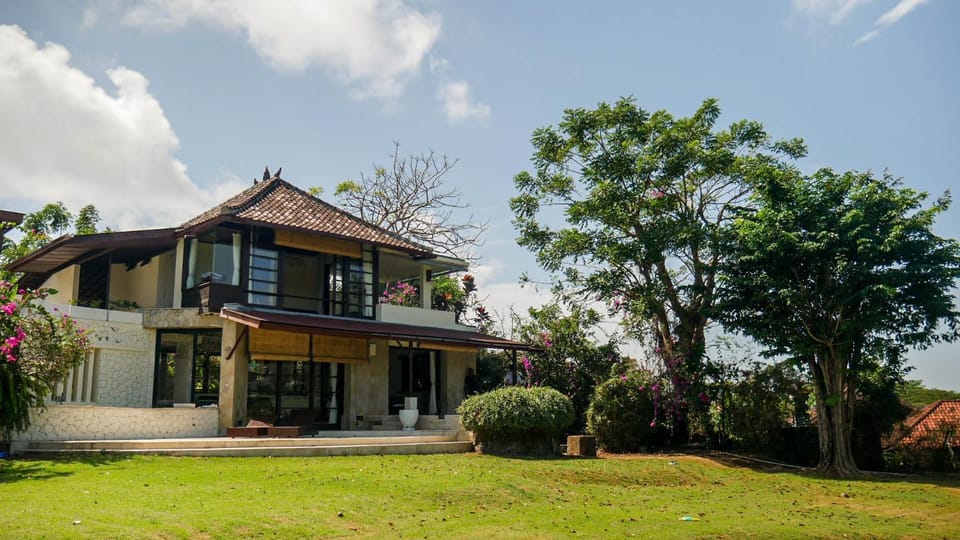 Property building, Spring, Day, Natural landscape, Garden, Garden view