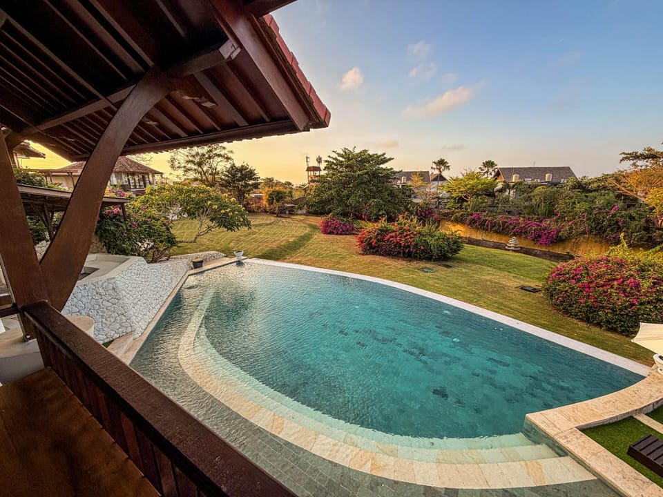 Area and facilities, Swimming pool