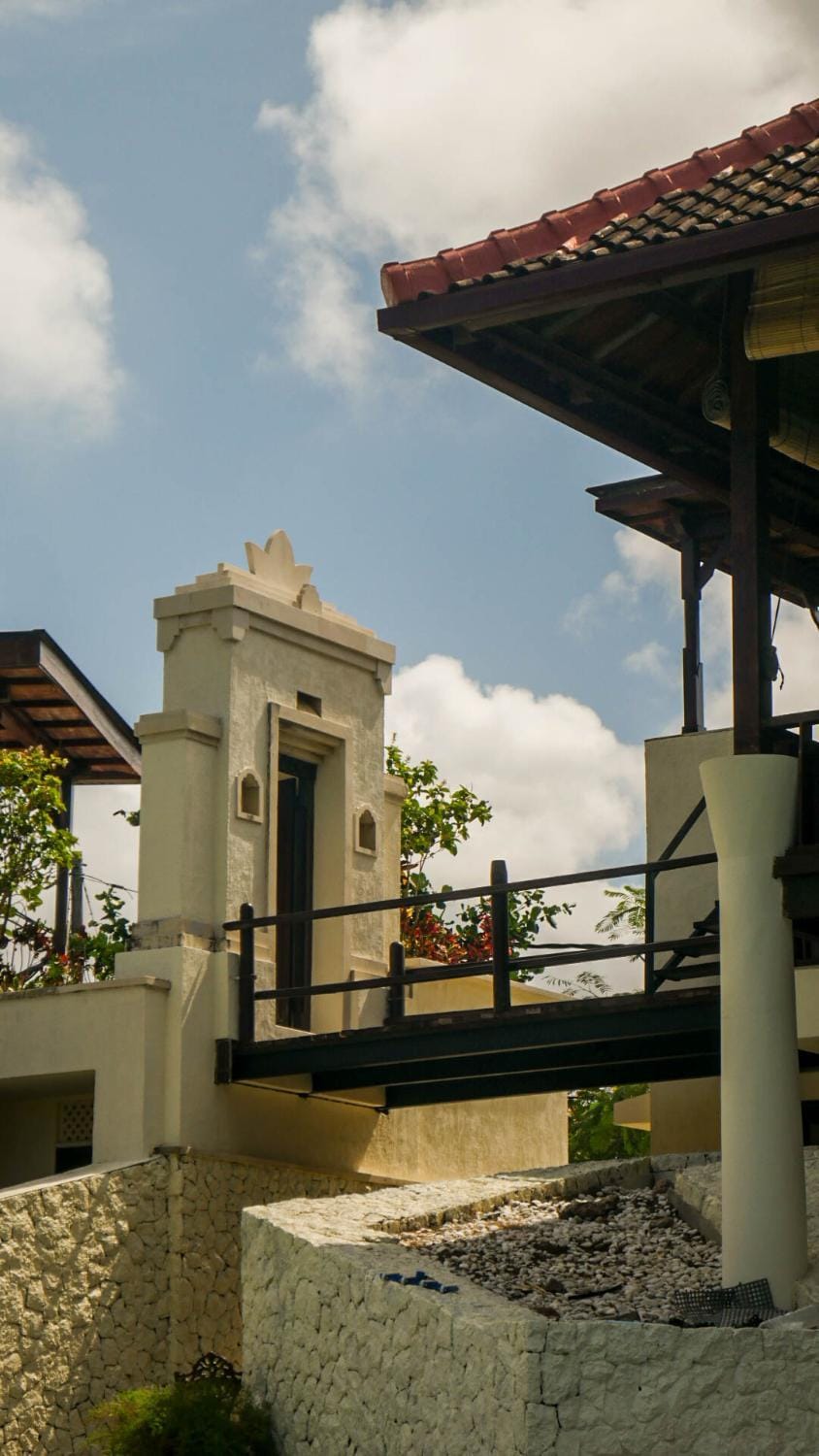 Property building, Day, Balcony/Terrace