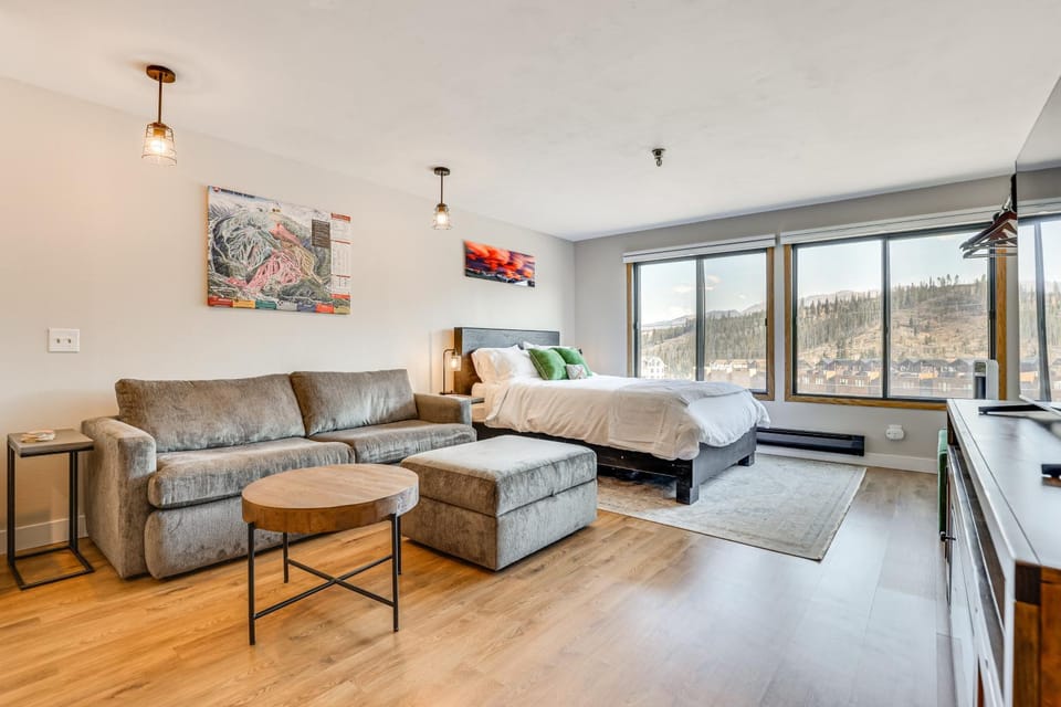 Walk to Dtwn: Winter Park Studio w/ Hot Tub Access Apartment in Fraser
