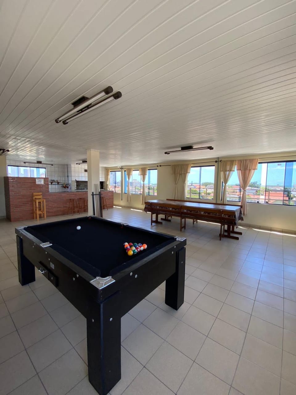 Billiard, Game Room
